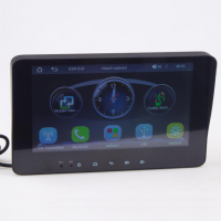 [7"-es monitor Apple CarPlay, Android auto, Mirror Link, Bluetooth, micro SD, 2x USB, park.kam bemenettel]