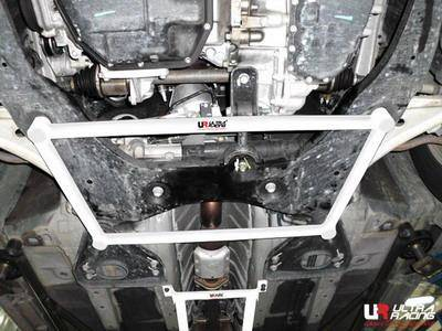 [Obr.: 10/55/86/3-nissan-teana-09-j32-ultraracing-4-point-front-h-brace-1696469474.jpg]