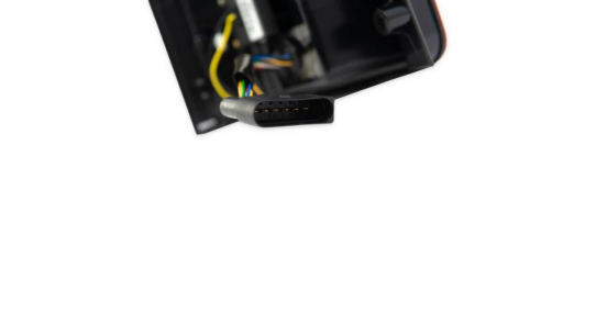 [Obr.: 10/99/25/0-svetla-volkswagen-transporter-t5-zadne-dynamicke-led-cervene-1763578528.jpg]