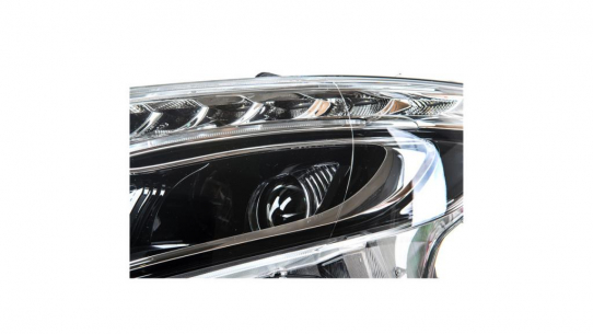[Obr.: 10/99/30/2-svetla-mercedes-benz-v-w447-predne-cierne-1763578221.jpg]
