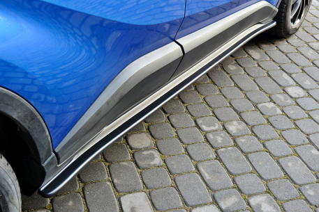 [Obr.: 11/07/19/4-maxton-design-difuzory-pod-bocni-prahy-pro-toyota-c-hr-carbon-look-1724250911.jpg]